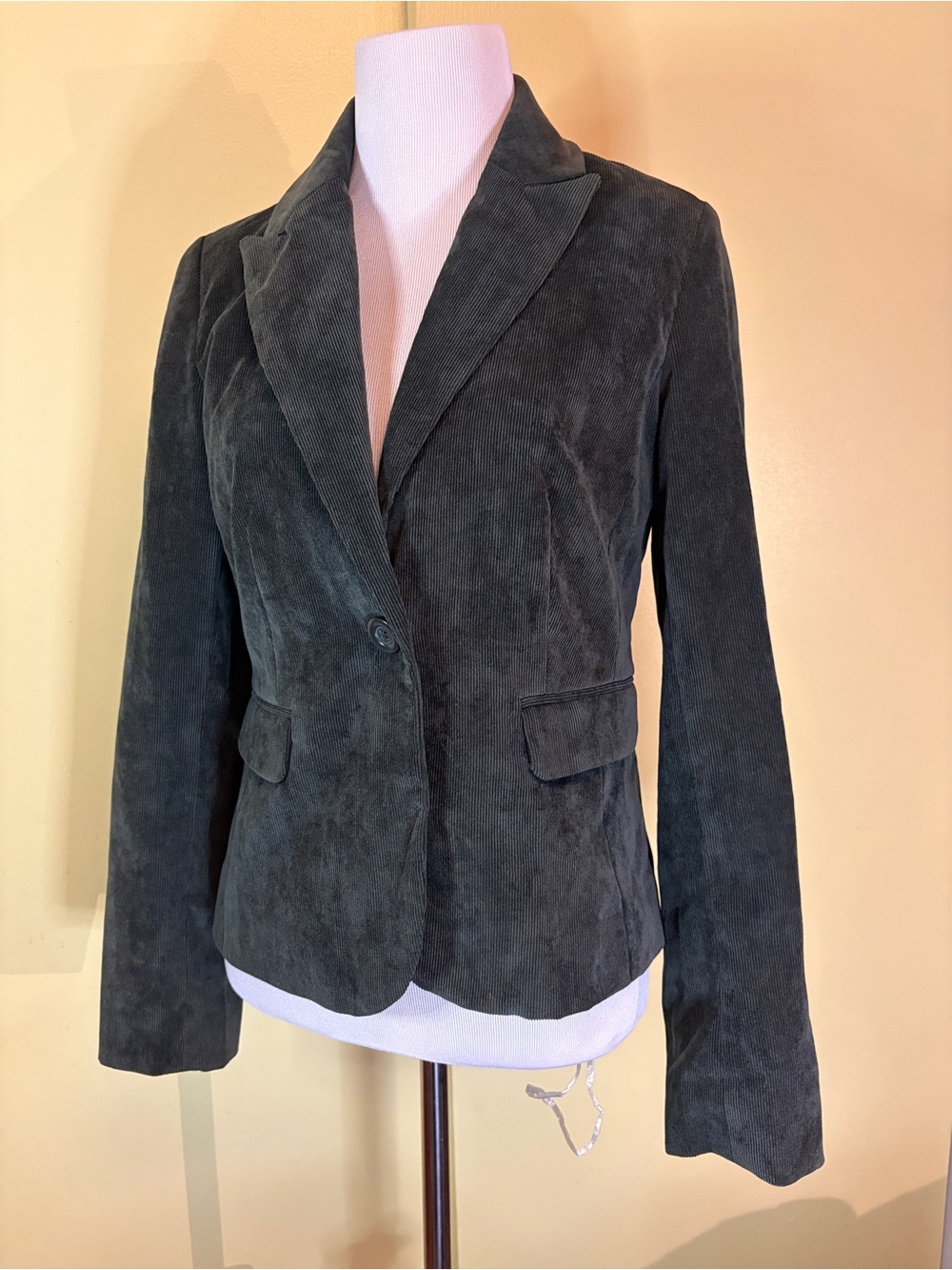 Chelsea & Theodore Hunter Green Blazer.